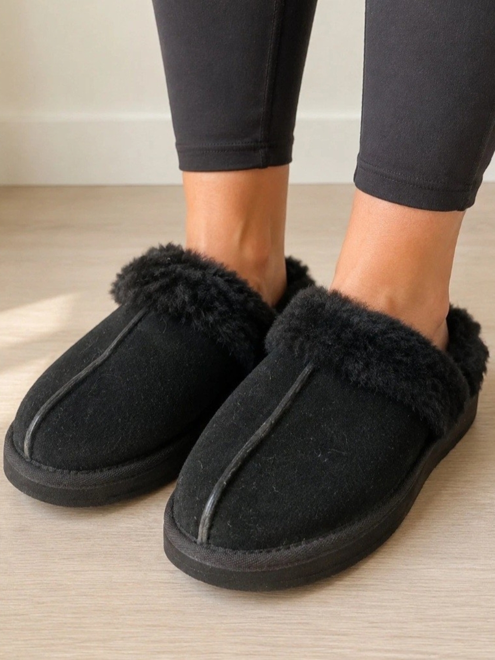 Lounge UGG Disquette Platform Slippers Women Size 8 Black Suede Shearling cozy